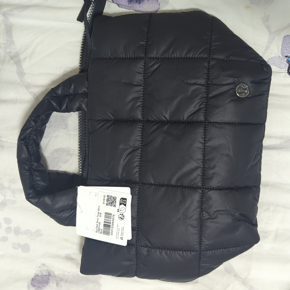 Lululemon quilted mini tote NWT